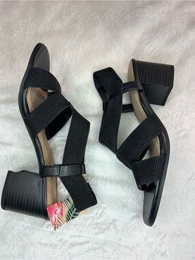 BNWT Tommy Bahama Black Strappy Block Heel Sandals
